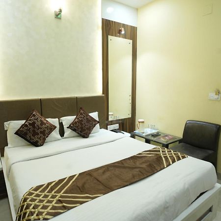 Hotel Rajkamal Near Varanasi Railway Station Esterno foto