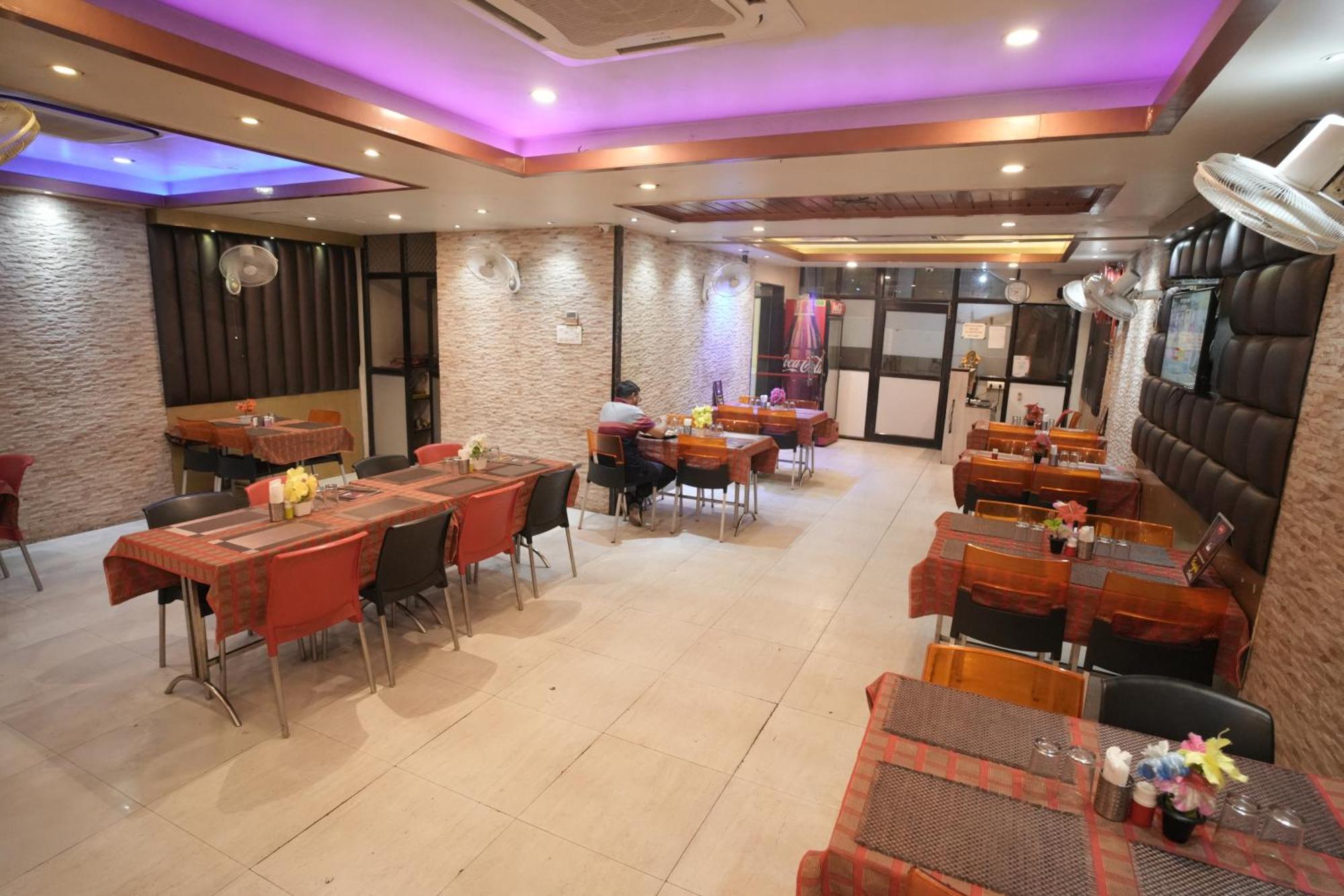Hotel Rajkamal Near Varanasi Railway Station Esterno foto