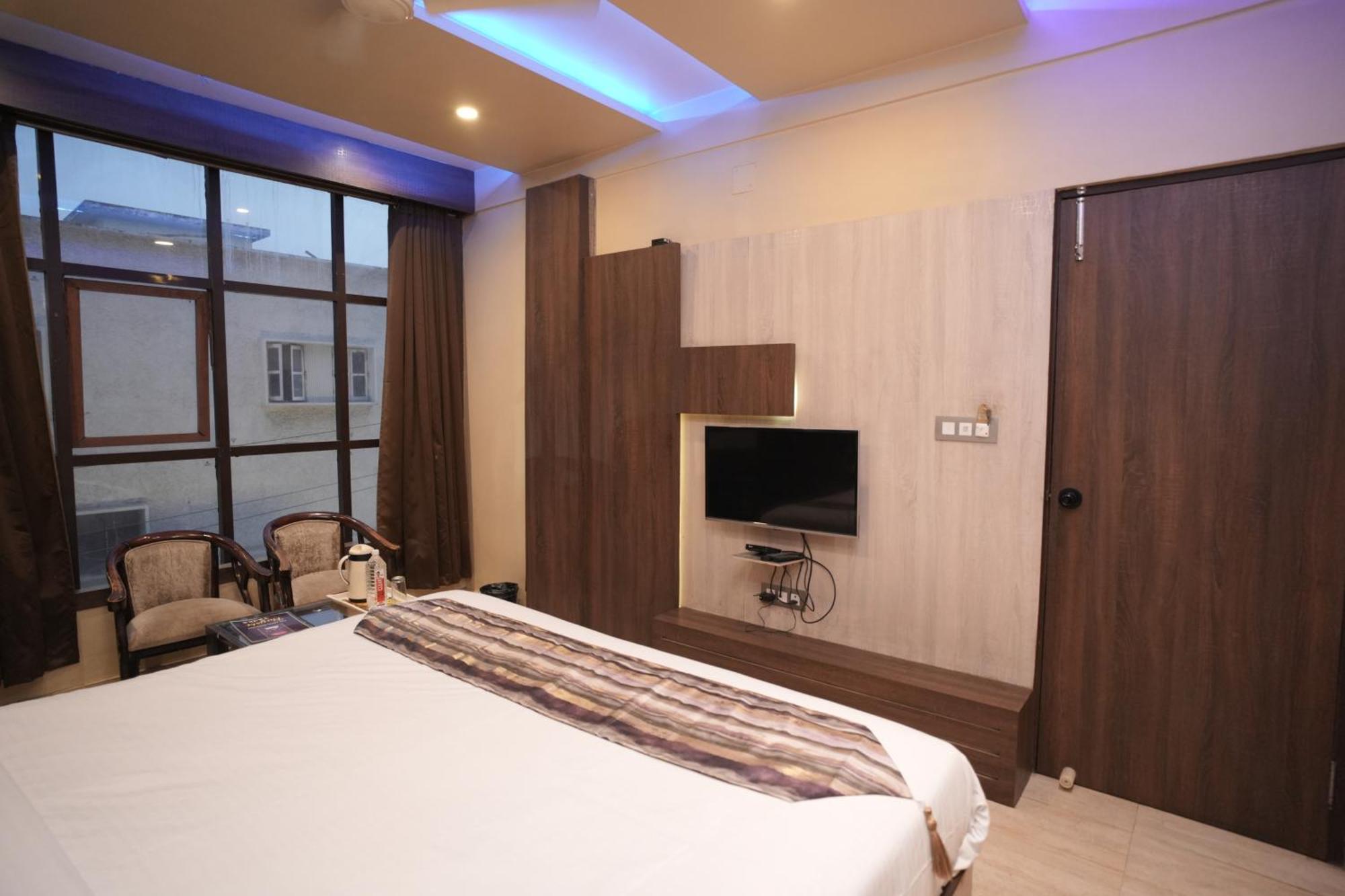 Hotel Rajkamal Near Varanasi Railway Station Esterno foto