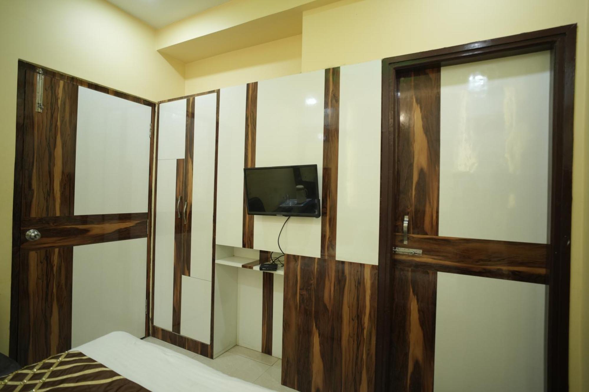 Hotel Rajkamal Near Varanasi Railway Station Esterno foto