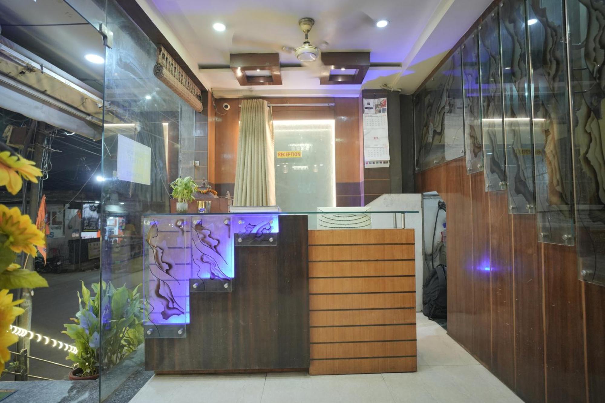 Hotel Rajkamal Near Varanasi Railway Station Esterno foto